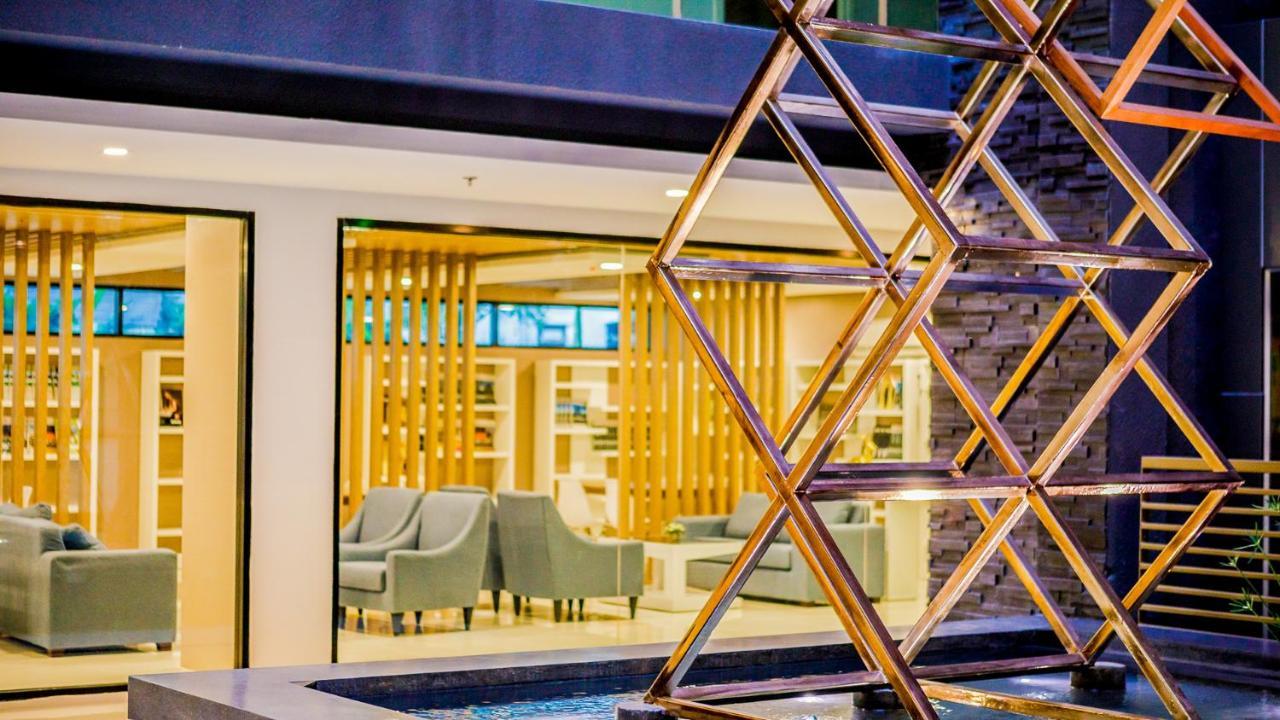 The Star Hill Condo Luxury Suites Chiang Mai Exteriör bild